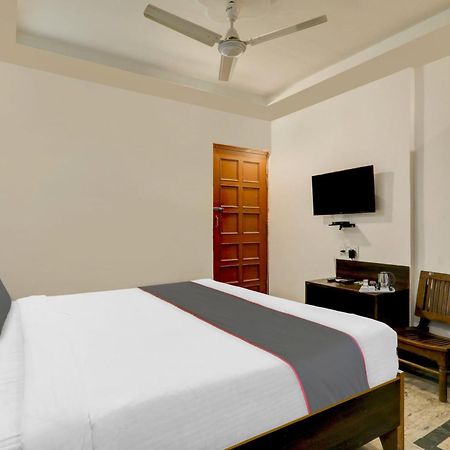Collection O Premier Near Hazratganj Lucknow Exterior foto