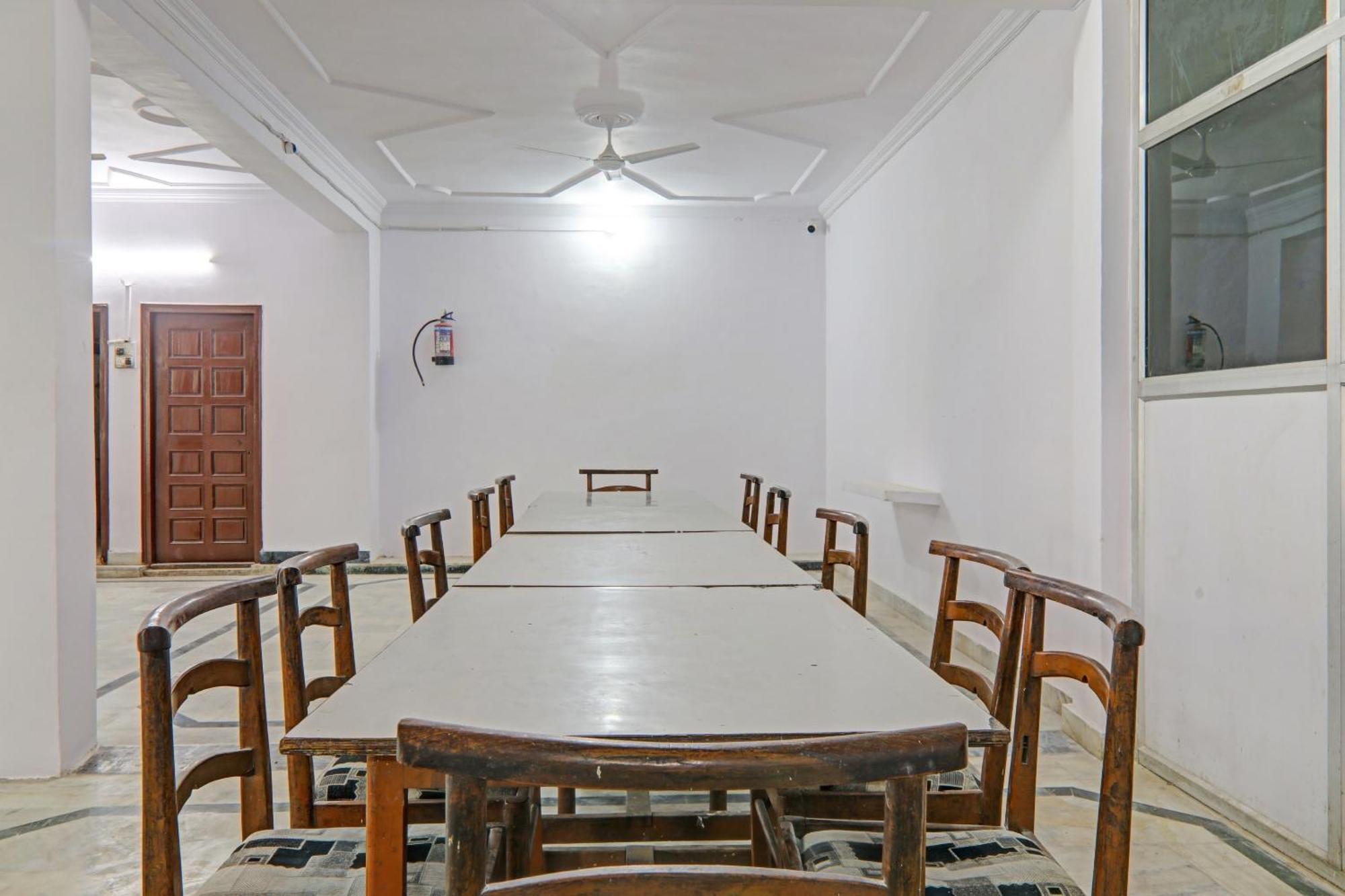 Collection O Premier Near Hazratganj Lucknow Exterior foto